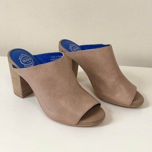 NWOT JEFFREY CAMPBELLE Leather mule